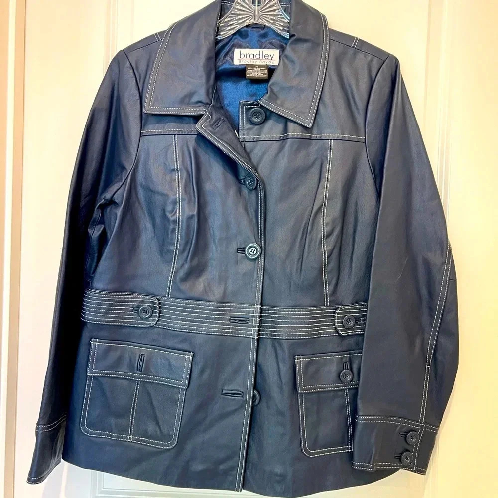 Ladies Bradley Navy Leather coat jacket blazer.  Luxury trending travel stylish